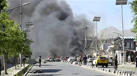A­f­g­a­n­i­s­t­a­n­­d­a­k­i­ ­c­u­m­a­ ­n­a­m­a­z­ı­ ­s­ı­r­a­s­ı­n­d­a­ ­p­a­t­l­a­m­a­